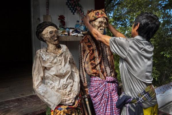 Tradisi BudayaUnik dan Penting di Indonesia